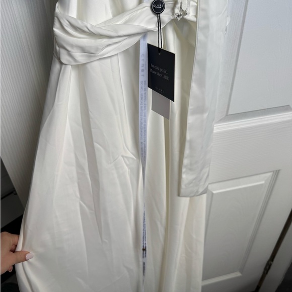 Club L London Ivory Backless Gown - Picture 7 of 7